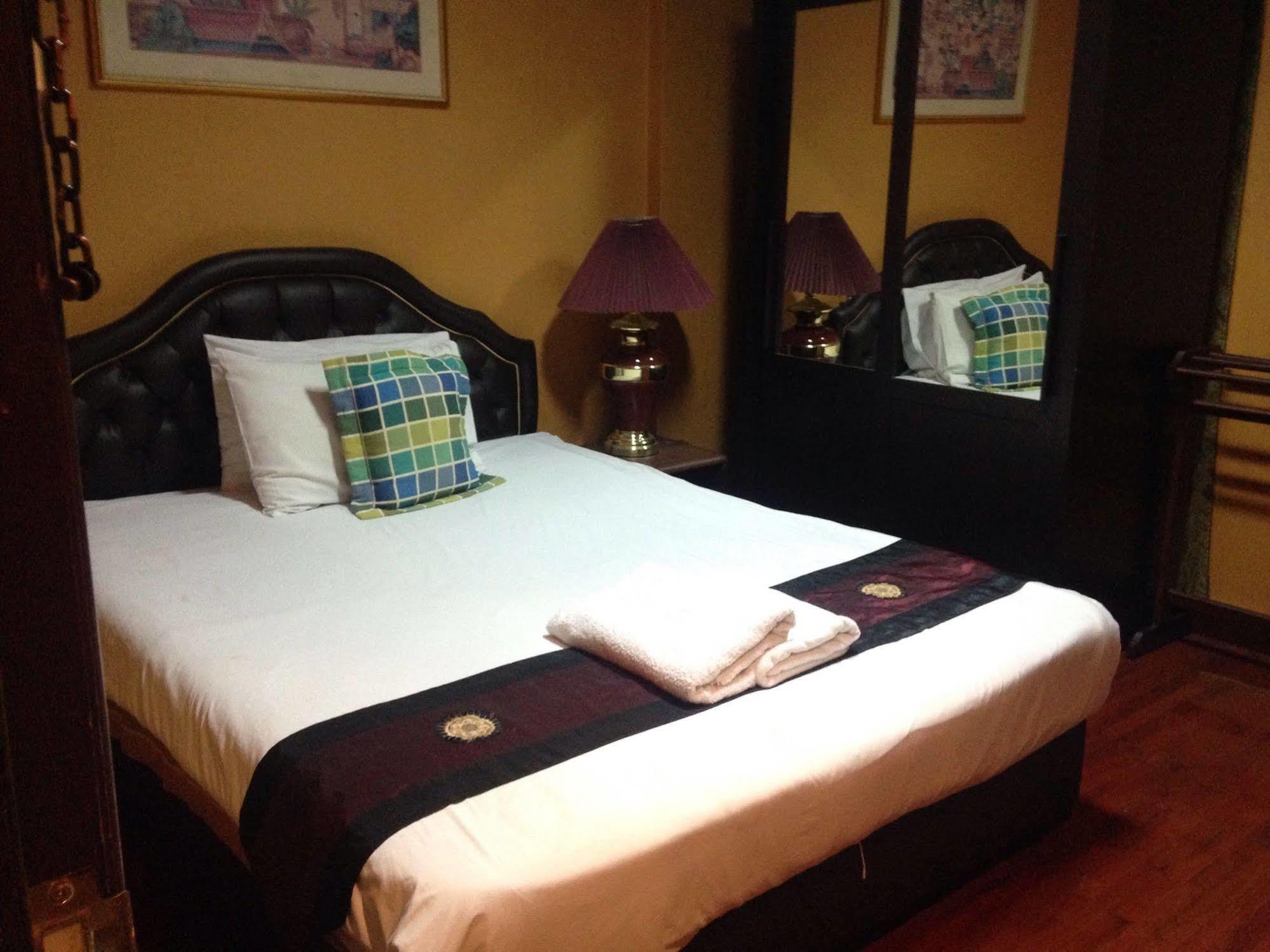 China Guest Inn Bangkok Exterior photo